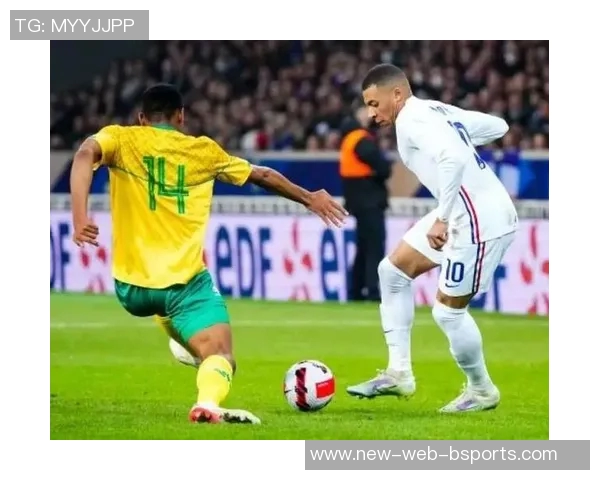 香港与泰国友谊赛激战正酣球迷期待精彩对决与激情时刻